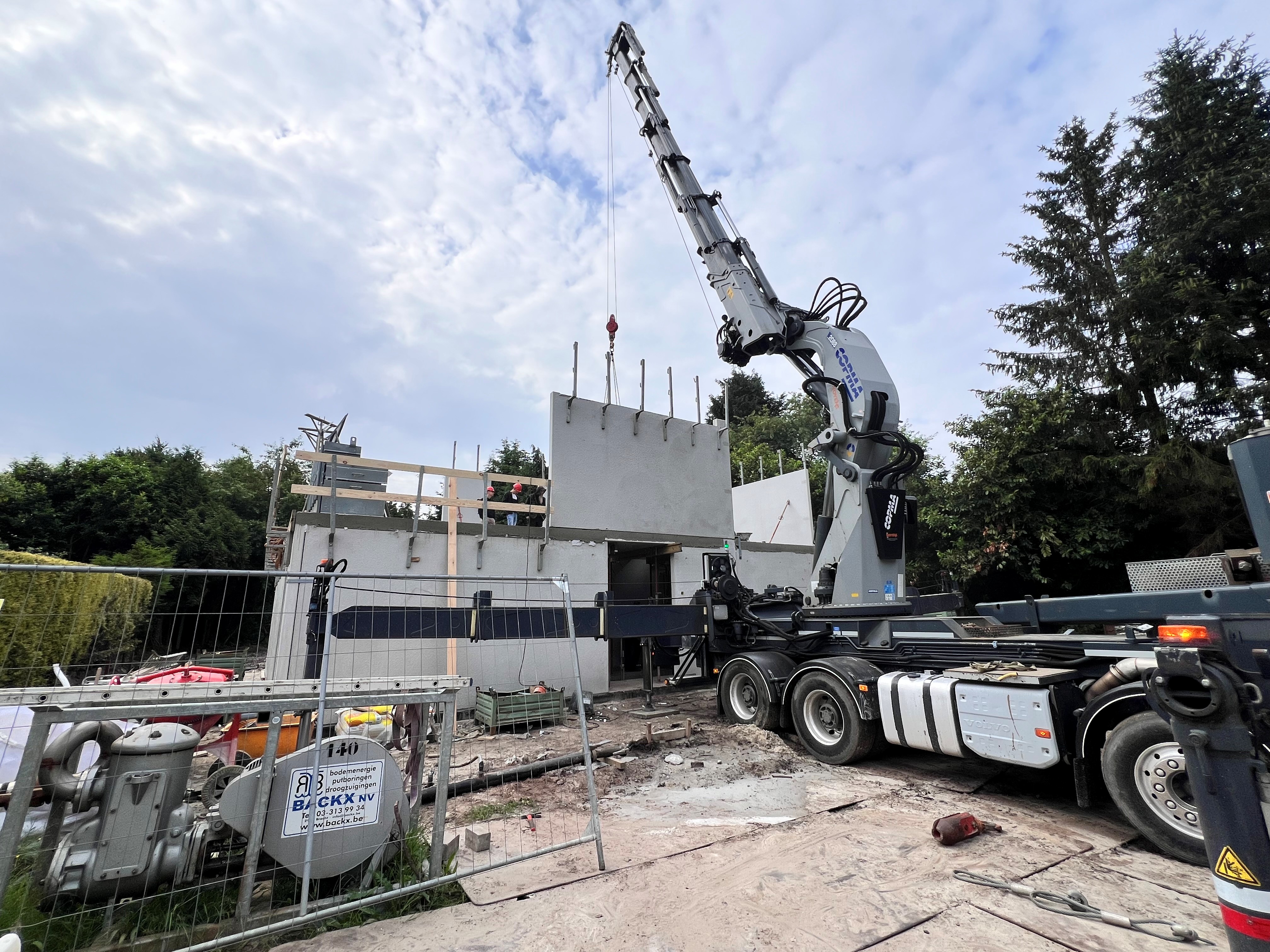 Prefabbeton elementen op de werf